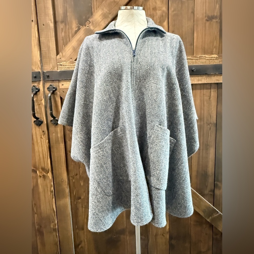 BEMIDJI Woolen Mills Blue White Herringbone 100% Wool Poncho Cloak Cape Coat OS